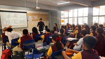 Orientan  a jóvenes sobre el ciberacoso