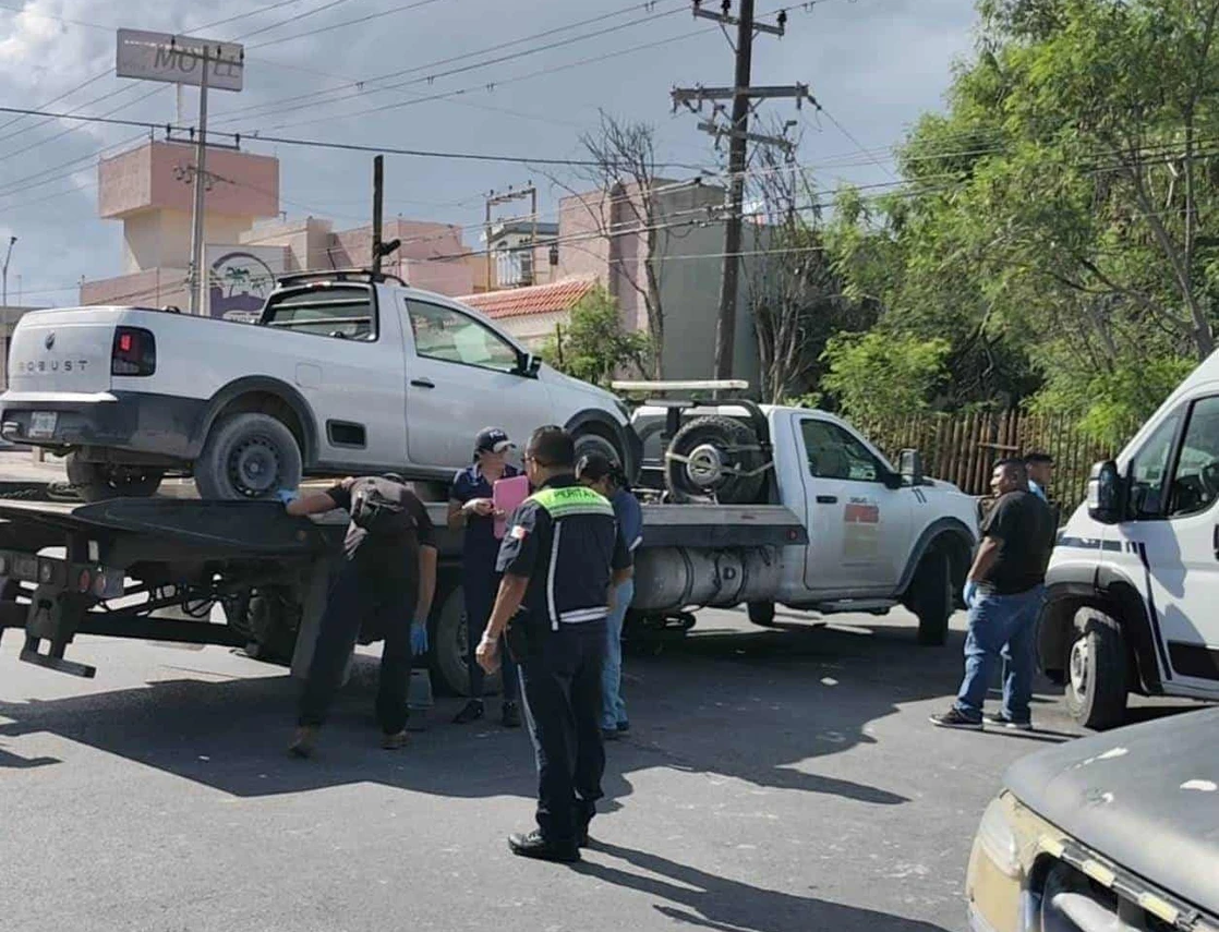 Muere motociclista al chocar contra grúa en Reynosa
