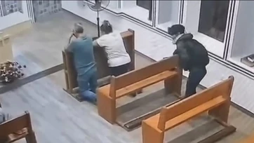 Roban bolso a feligresa al rezar en iglesia de Victoria