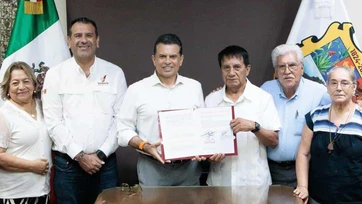 Da en comodato predio a jubilados