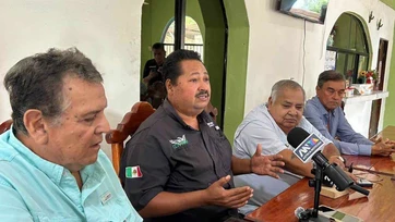 Van por bloqueo al puerto de Altamira
