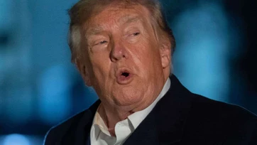Trump descarta bombardeos contra Irán antes de comicios