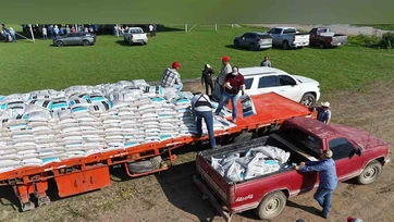Concluyen entrega de fertilizantes a citricultores
