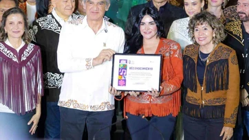 Distinguen a Díaz Ordaz por su contribución a la cultura