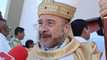Pide obispo oraciones por salud del Papa