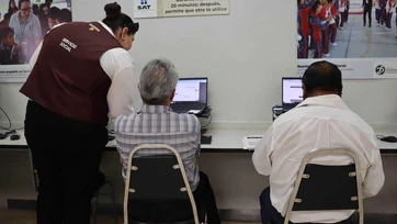 Llama  SAT a usar servicios  en línea