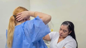 Llevan examen de mama a oficinas del Estado