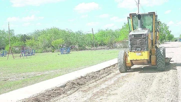 Rehabilitan accesos del ejido La Joya