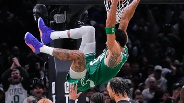 Celtics vencen a Knicks con 36 puntos de Tatum