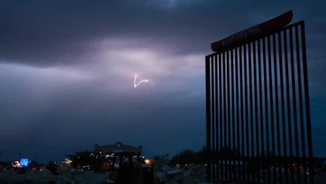 Jefe fronterizo defiende la construcción de muro