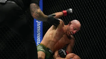 Volkanovski somete a Evloev y conserva el título pluma de UFC