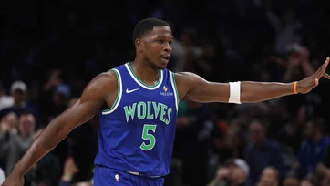 Timberwolves mantienen el invicto con paliza a Toronto