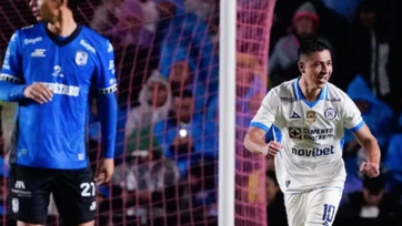 Cruz Azul vence al Querétaro y escala al segundo lugar de la tabla