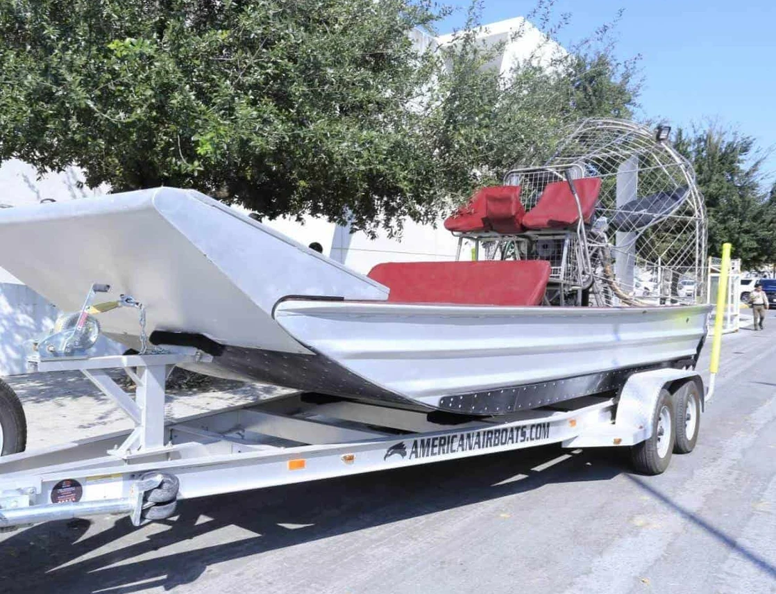 Entregan aerodeslizador a Semar para rescate y vigilancia